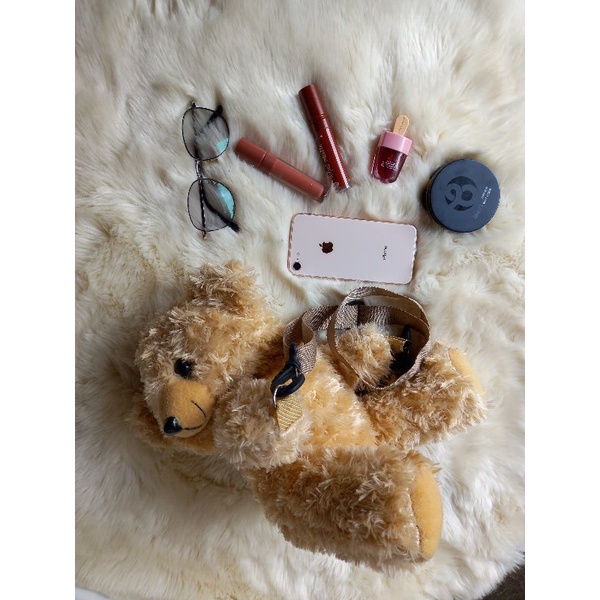 tas selempang tedybear peluk,tas peluk,tas hp,tas hp boneka,tas selempang viral,tas tedybear merangkul,tas selempang beruang