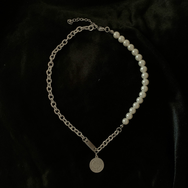 Pearl Round Necklace Simple Retro Pendant Titanium Steel Chain