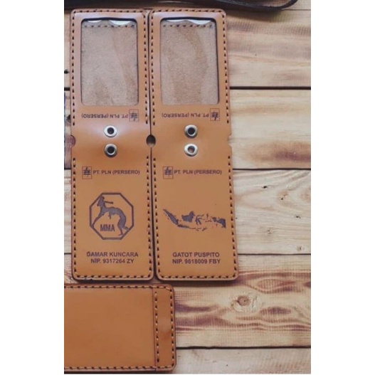 

( GROSIR TERMURAH ) Id Card Holder Kulit Model Flip Magnet Lipat - Name Tag Kulit Asli Garut Premium