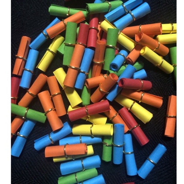 

Kertas Kapsul Satuan / Kado Unik Pesan Kapsul/ message Pill