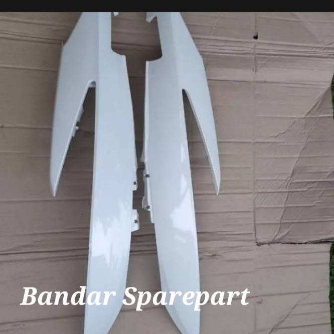 BODY BELAKANG HONDA VARIO 110 KARBU VARIO LAMA WARNA PUTIH