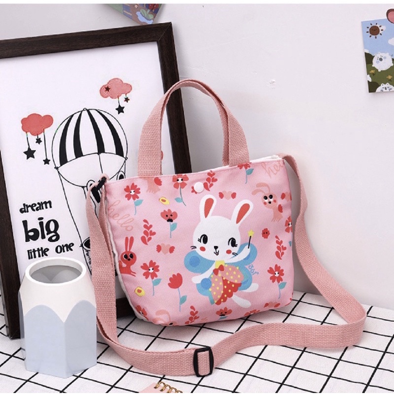 NAOMI - NEW MOTIF Yoshi Tote Bag Canvas Bag Import - Tas Anak Selempang Import - Hello Kitty Sling Bag - minnie mickey mouse - frozen - pink princess - duyung - Karakter Canvas Premium Cantik Cute - Tas Selempang Anak Perempuan - Girls Bag- naomi bag