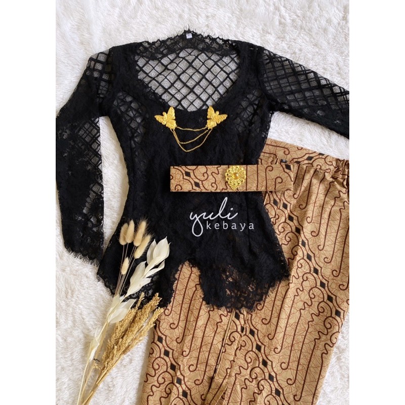 Set Kebaya Bali Hitam Modern Semi Italy Norvina Premium