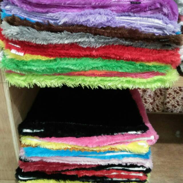 Sarung bantal cinta bulu uk 50x100