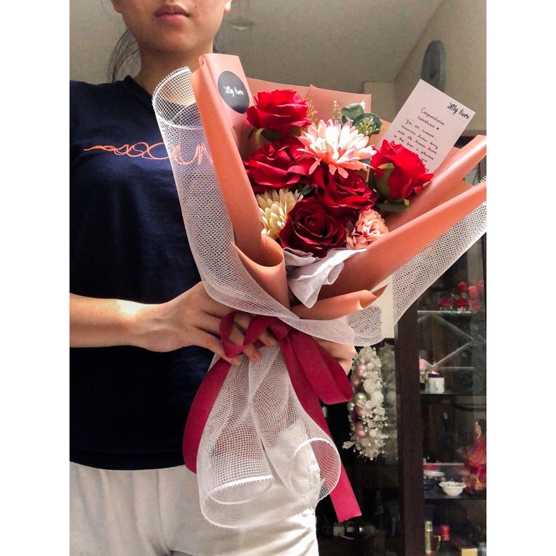 Buket bunga artificial bekasi/buket wisuda bekasi/buket valentine bekasi/buket palsu bekasi