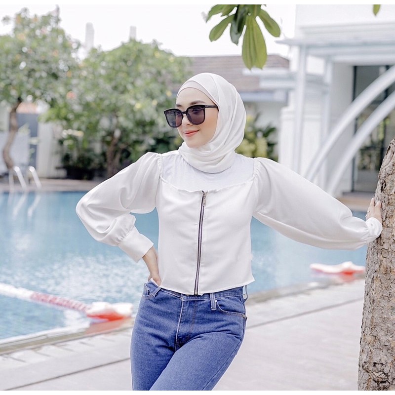 IVORY BLOUSE / BLOUSE LENGAN BALON