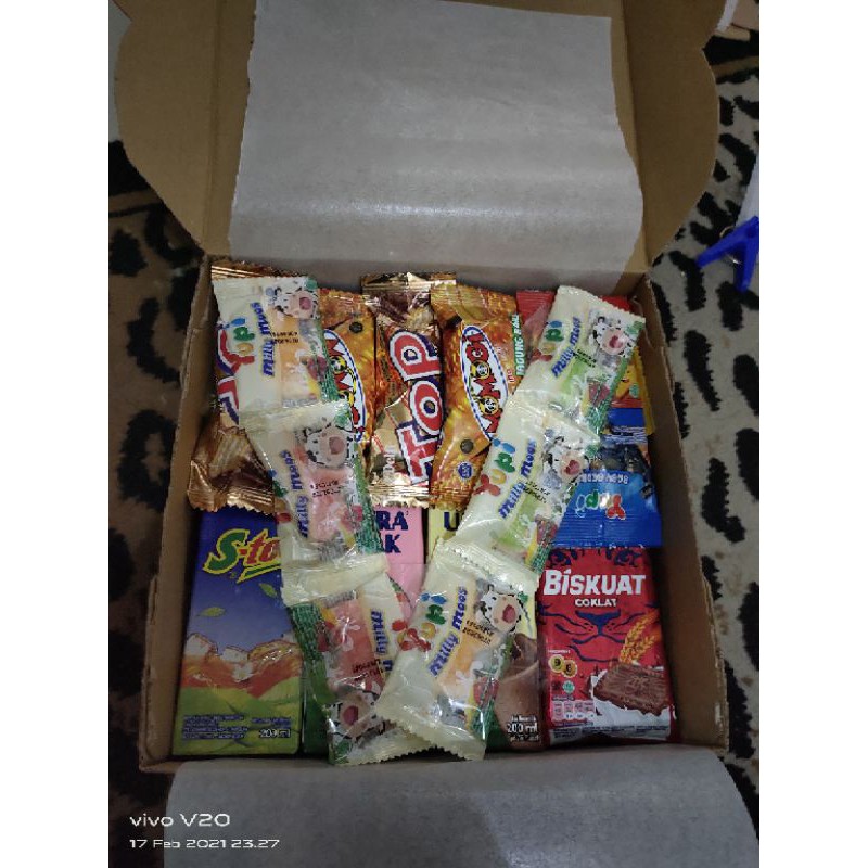

snack box untuk hadiah wisuda/sempro/ulang tahun/yudisium/sidang