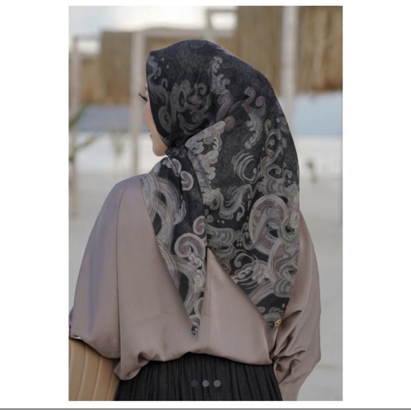 buttonscarves wave series black