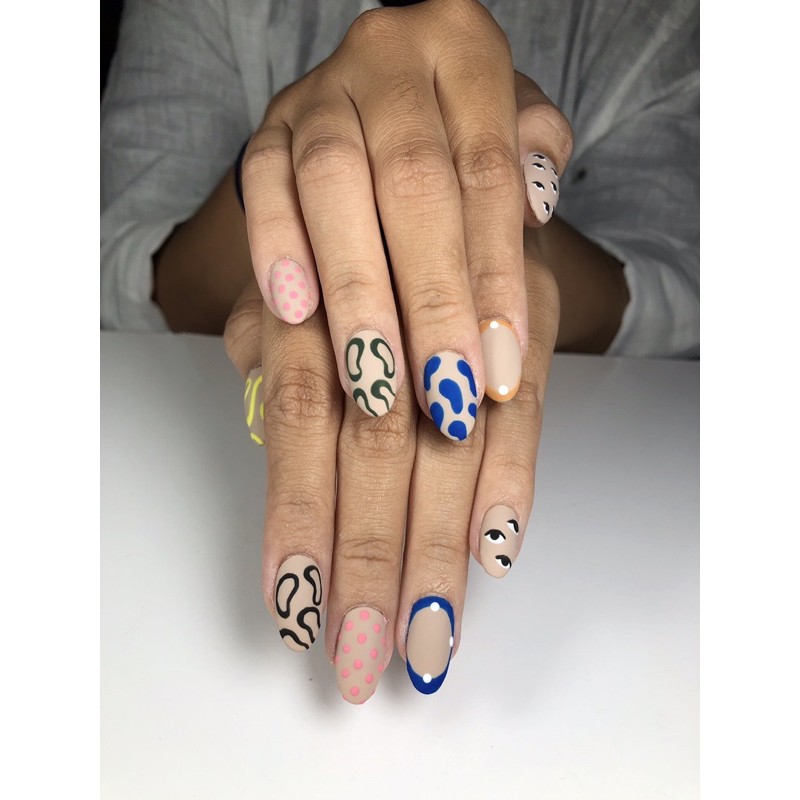 kylie jenner press on nails