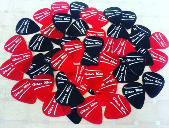 Pick Gitar Custom Request Nama (50biji) Ukuran 0.5 &amp; 1mm