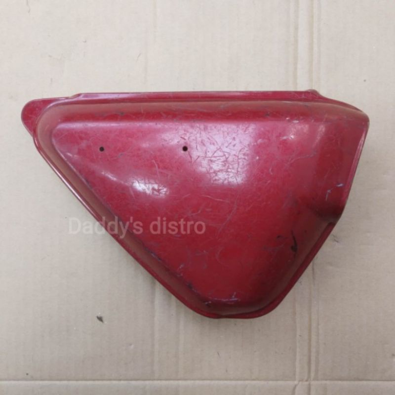 ORIGINAL Tutup tool boks box aki accu Honda CB125 CB100 K0 K1 kancut