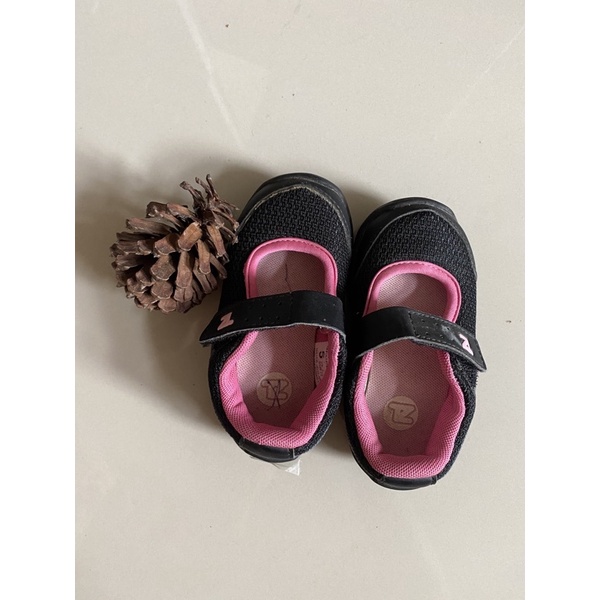 sepatu anak toezone