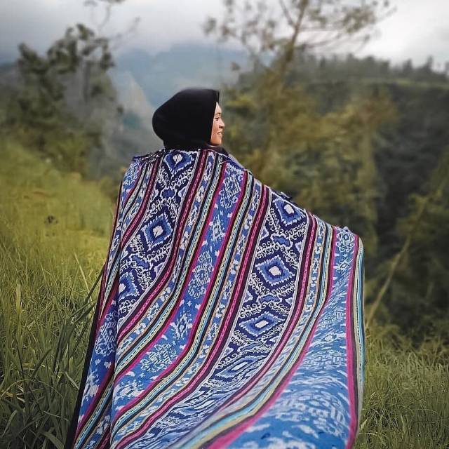  Kain  Tenun Ikat  Blanket Etnik Motif Lombok Shopee Indonesia