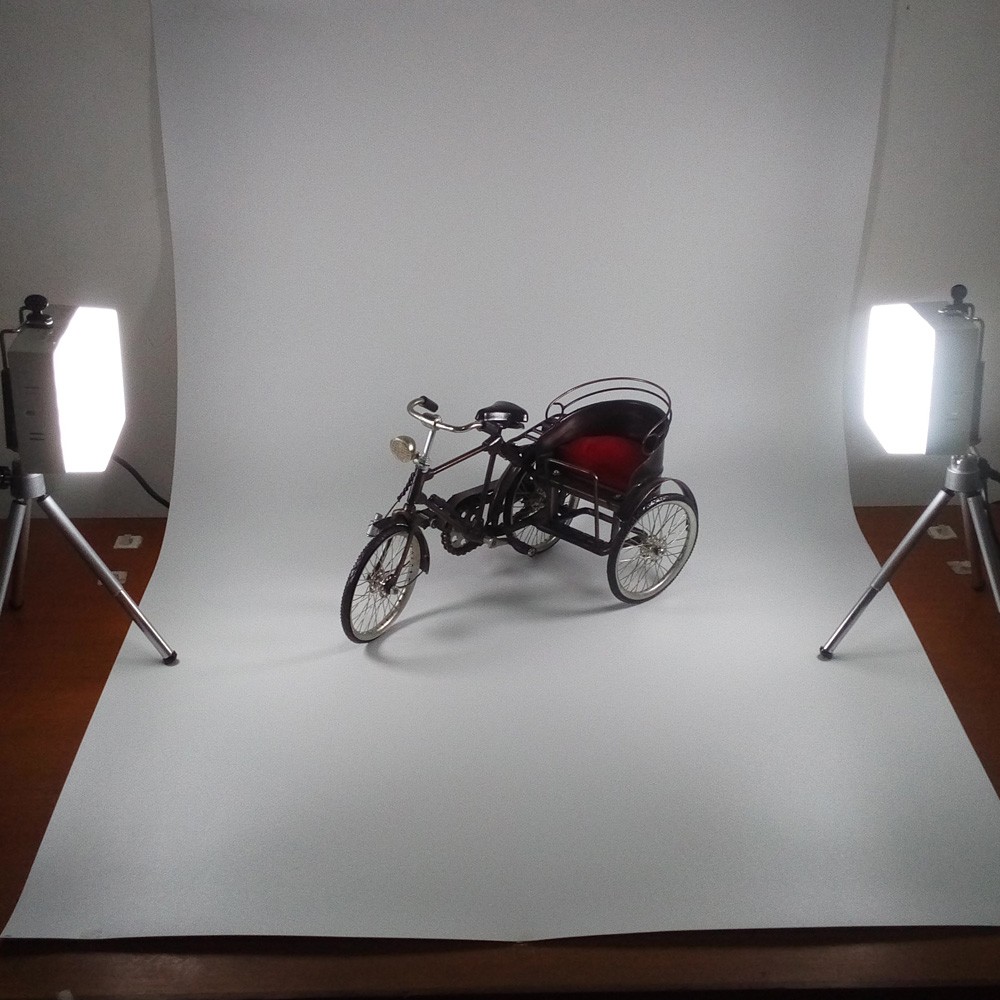 Decosit Background Foto Studio | Alas Foto Waterproof 200x124 cm Putih [Packing Kayu]