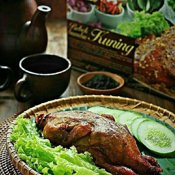 

Bebek Djangkep Bumbu Kuning