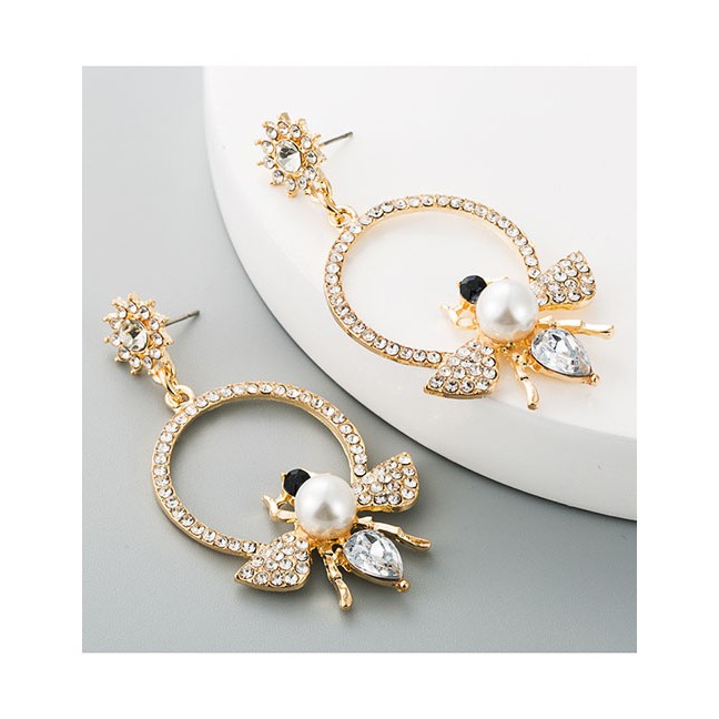 LRC Anting Tusuk Fashion Alloy Pearl Bee Cutout Earrings D94362