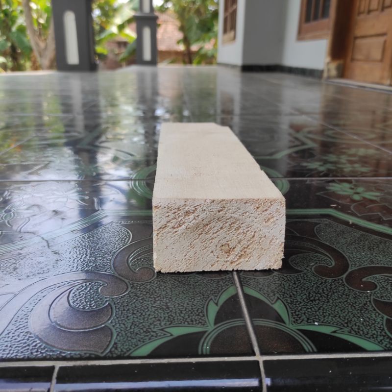 Balok Kayu Sengon Laut Albasia / Pallet Ukuran Tebal 5 cm , Lebar 9 cm panjang sampai 130 cm