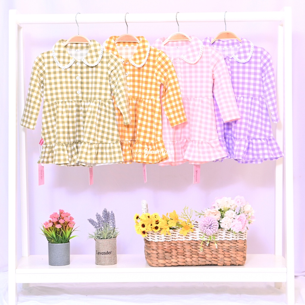 Yasmiin Atasan Anak Perempuan Kalisa Tunik