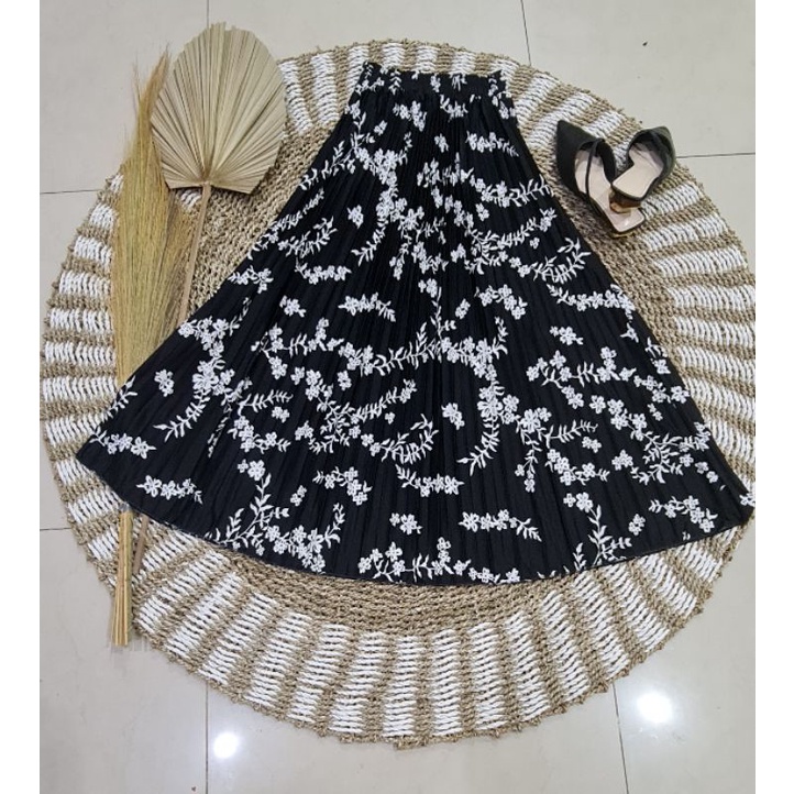 GS-ROK PLISKET DAISY PREMIUM / LILY DAILY PREMIUM /ROK PLISKET PANJANG/ROK PLISKET MOTIF BUNGA-BUNGA JASMINE HITAM