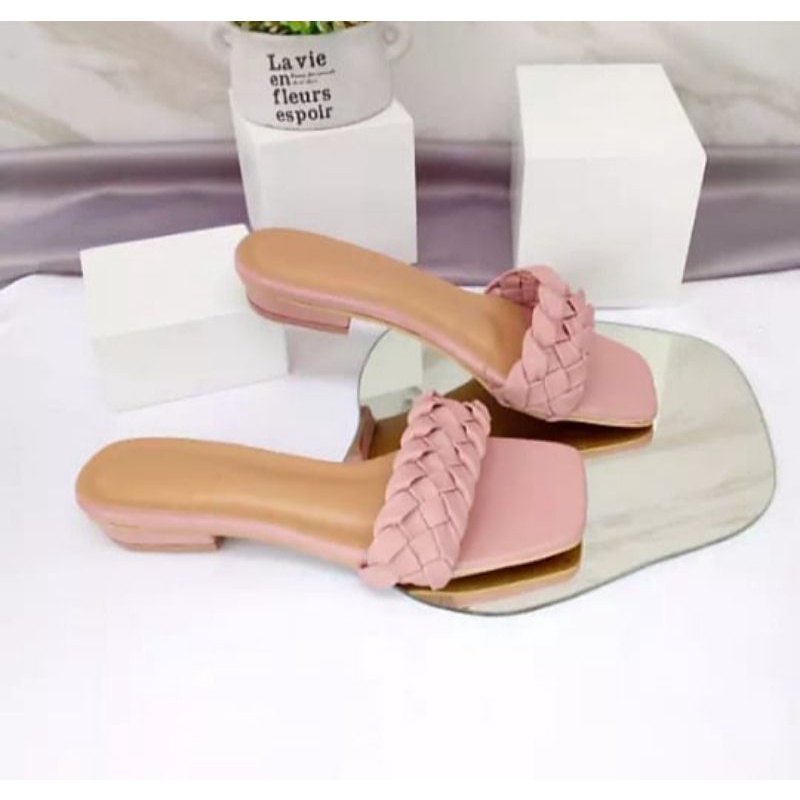 A06 SANDAL KEPANG WANITA / HAK TAHU 3CM LAURA