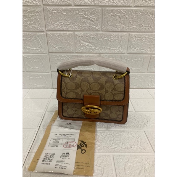 

COACH bag FREE BUBBLE WRAP