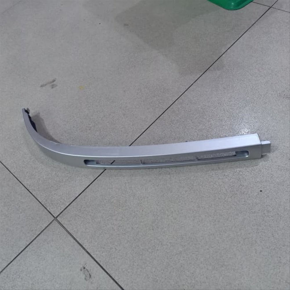 Garnish Lampu Depan Futura