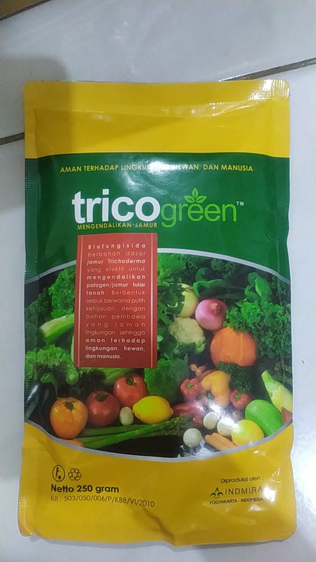 Biofungisida Tricogreen Bahan Aktif Trichoderma Kemasan 250 Gram