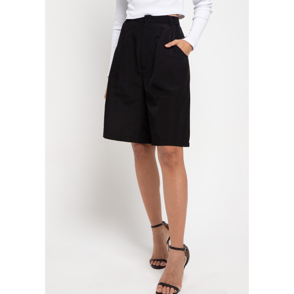 LLACES Clothing - Celana Pendek Wanita - Vogue Short - Black