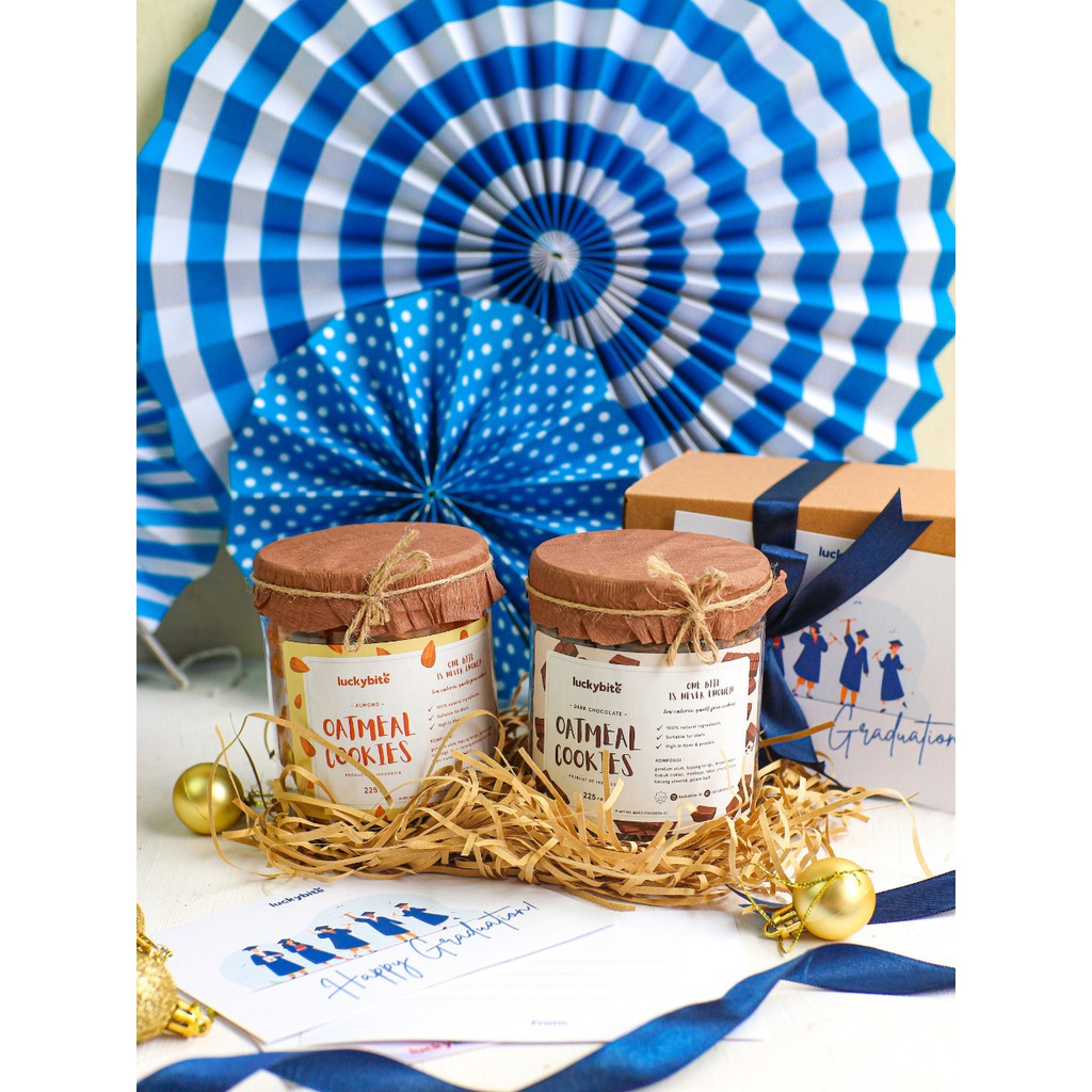 Graduation Hampers / Hampers Wisuda - Oatmeal Cookies 2 Jar + FREE Greeting Card + Pita