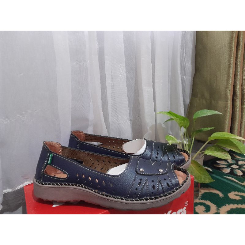 Sepatu Kulit Kickers Wanita