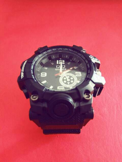 Jam tangan Q&amp;Q pria sport anti air