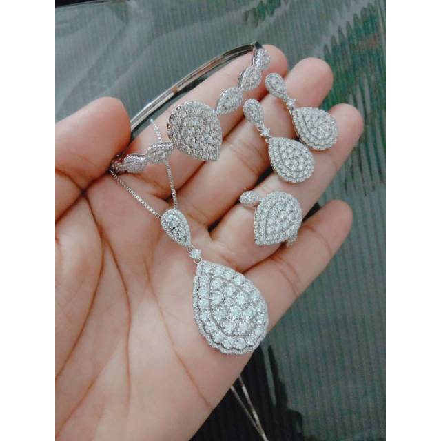 Set replika berlian eropa cantik
