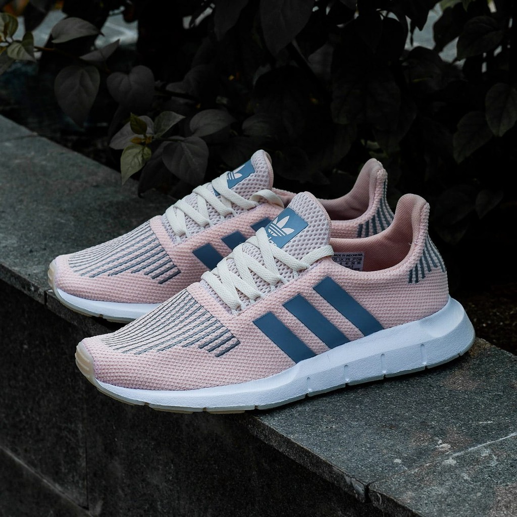 adidas swift run peach