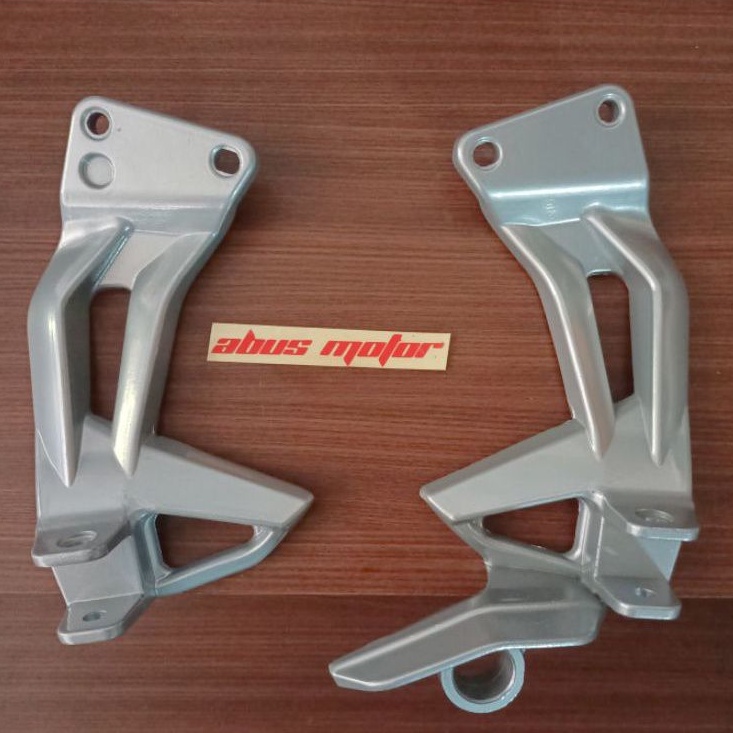 DUDUKAN FOOTSTEP BELAKANG JUPITER LAMA JUPITER Z JUPITER Z BURHAN