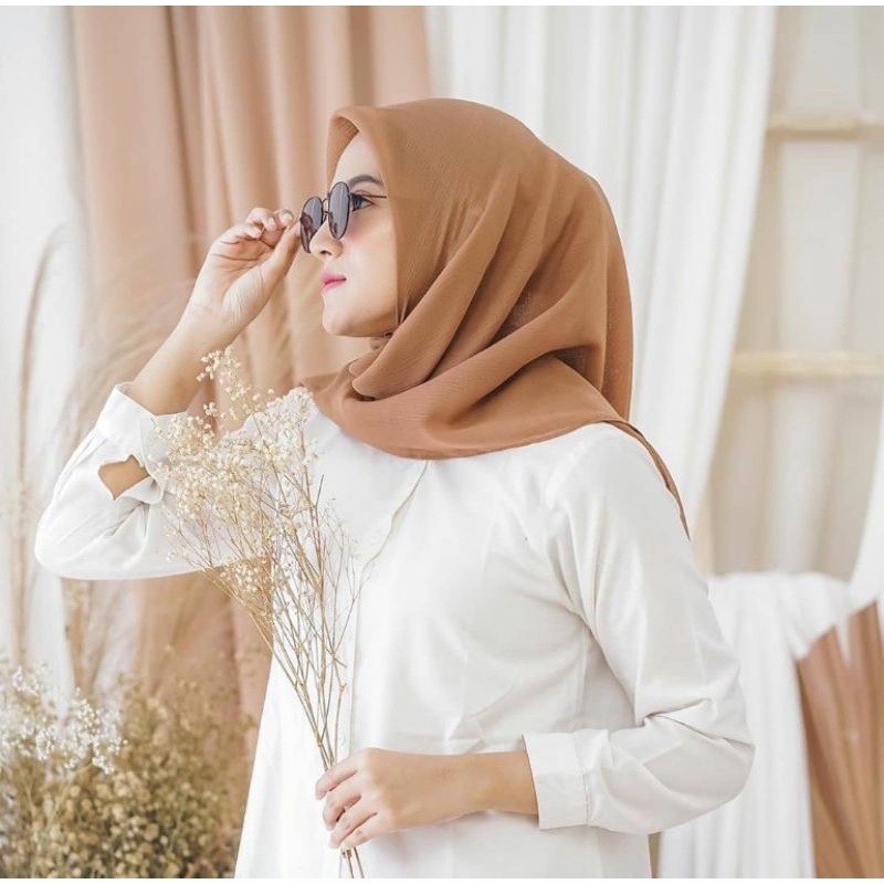 HIJAB BELLA SQUARE / SEGIEMPAT POLLYCOTON / POTTON SENJA-BELLA Peanut