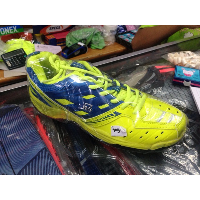 Sepatu RS