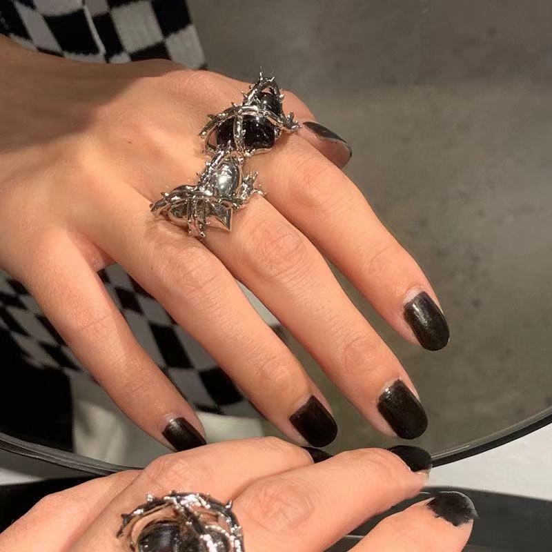 Cincin Model Terbuka Bentuk Hati Gaya Punk Gothic Vintage Untuk Wanita