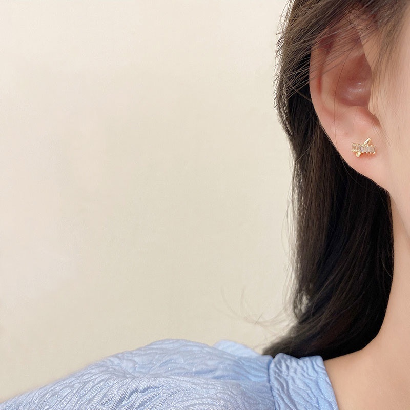 Anting Stud Desain Silang Geometris Bahan Zirkon