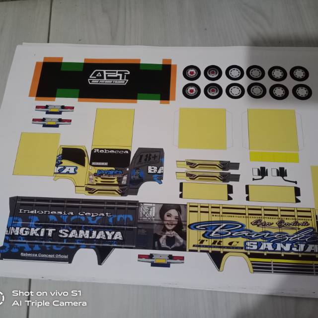 Lembaran pola truk oleng Bangkit Sanjaya