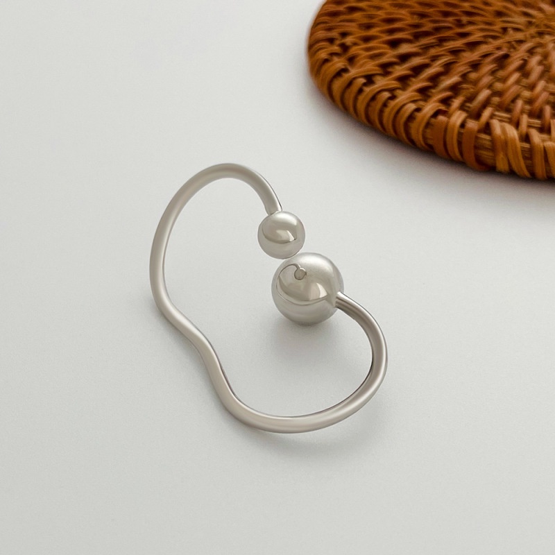 1 Pc Anting Stud Tanpa Lubang Telinga Bentuk Bola Geometris Warna Silver Gaya Korea Untuk Wanita