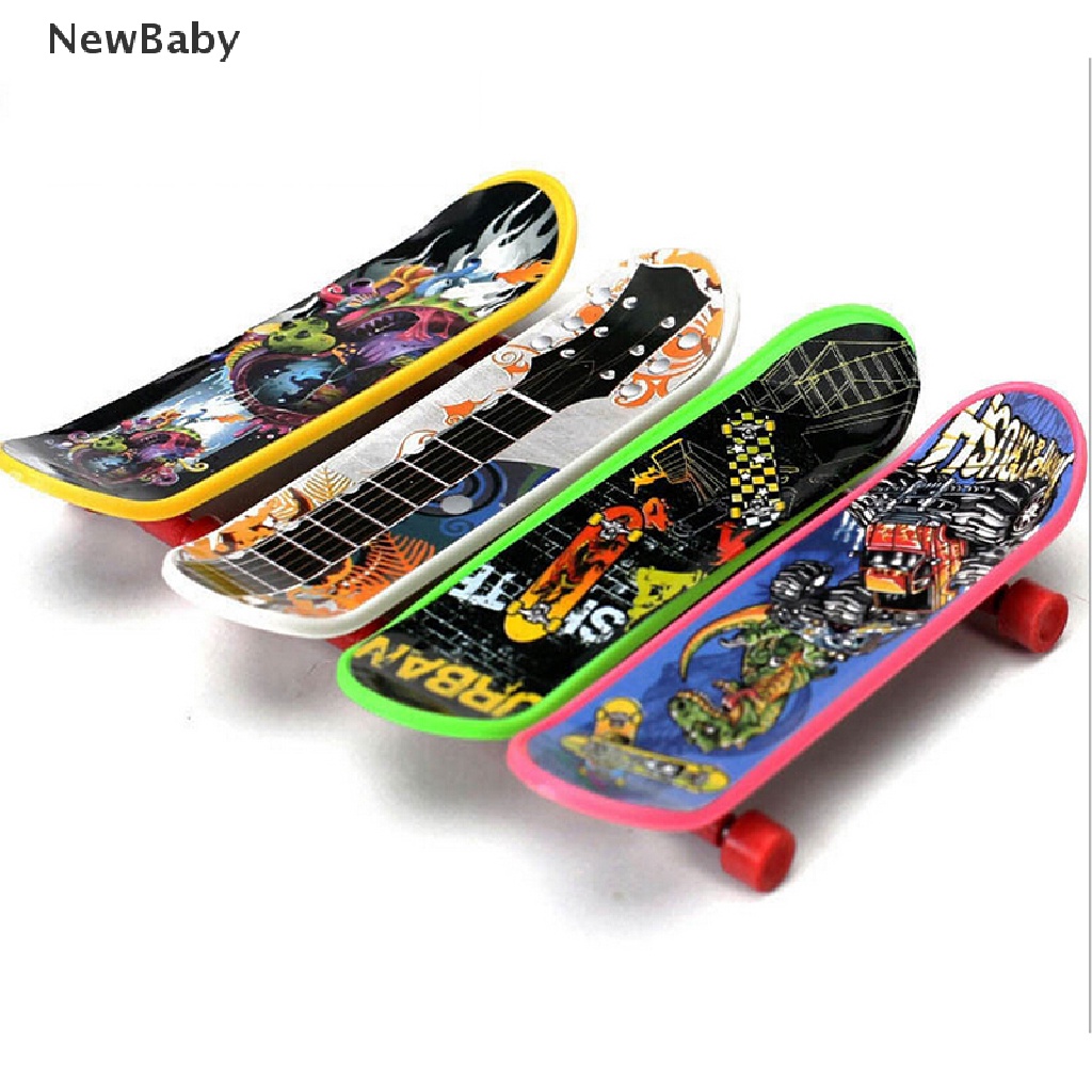 1pc Mainan Skateboard Jari Mini 3.7 &quot;Untuk Hadiah Anak Laki-Laki / Perempuan