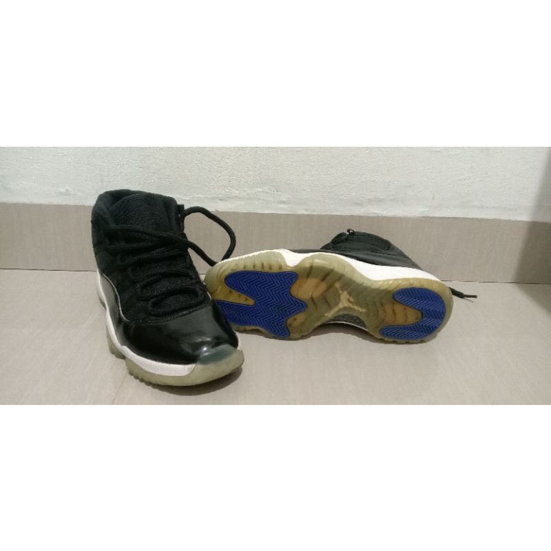 Sepatu Nike Air Jordan Retro 11