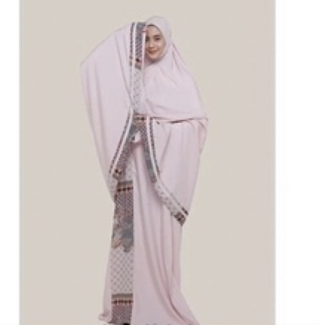 Mukena Hasanah Ria Miranda x Siti Khadijah Warna Almond Adem Mewah