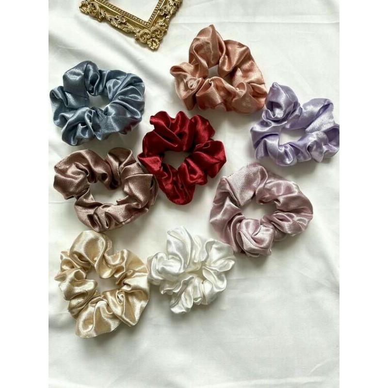 Scrunchie Ikat Rambut Satin (medium)