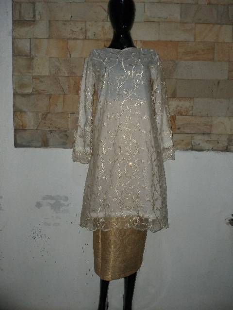 Set baju kurung Mahoni krem