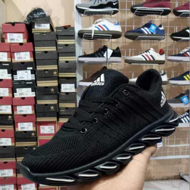 Sepatu adidas spring blades