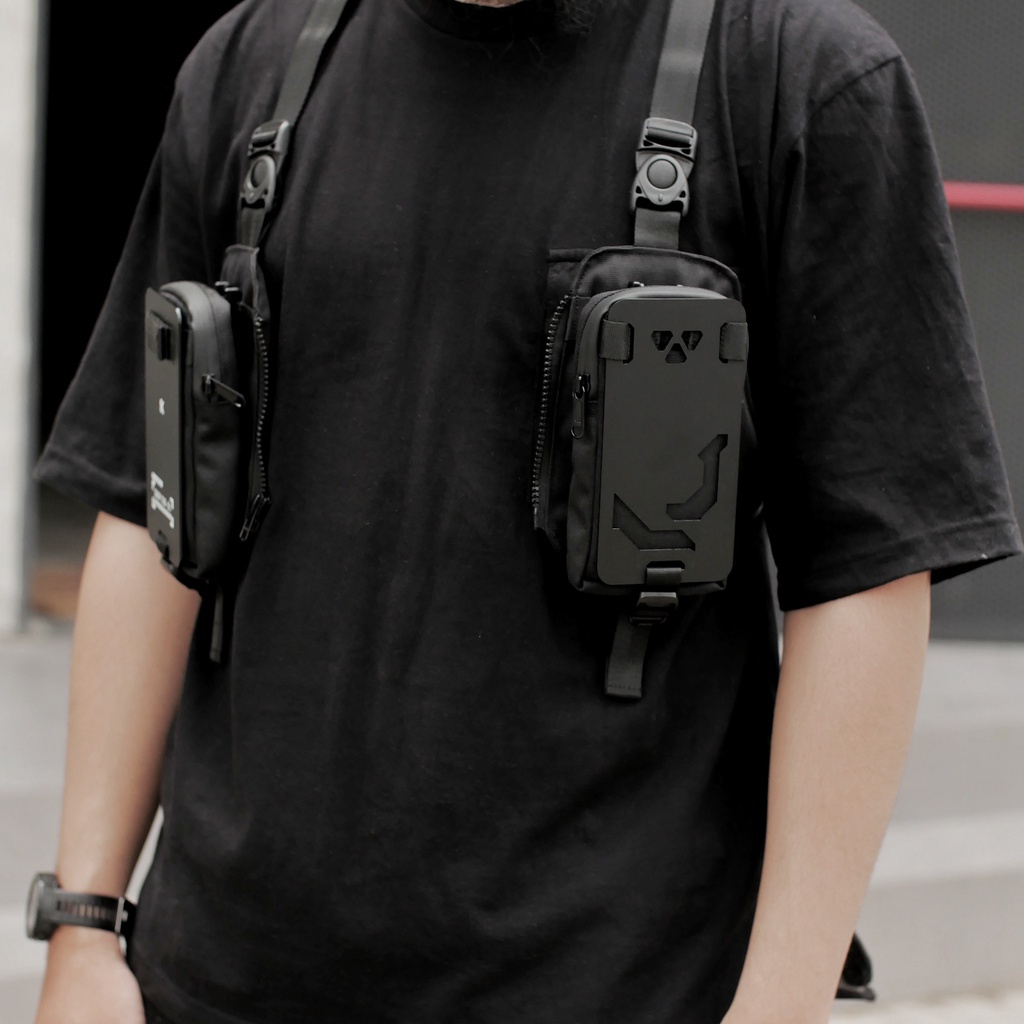 Sidekick Project ARMORED Holster Warna Hitam Multifungsi (Chest Bag + Tactical Bag + Rig Bag) Bahan Polyester Ukuran 16 x 8 x 4 CM Tas Dada Pria HP Dompet