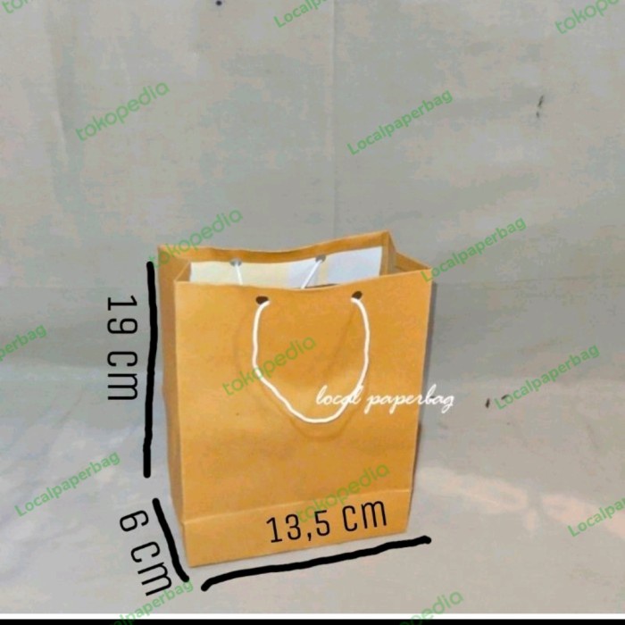 

Paperbag Mini Coklat ukuran 13,5cm x 6cm x 19cm