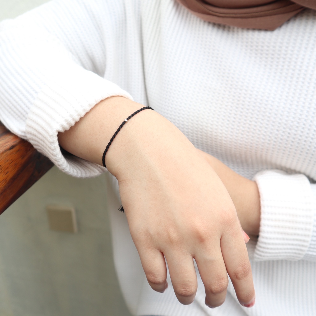 Twist Bracelet Gelang Tali Hitam Manik Stainlees Still