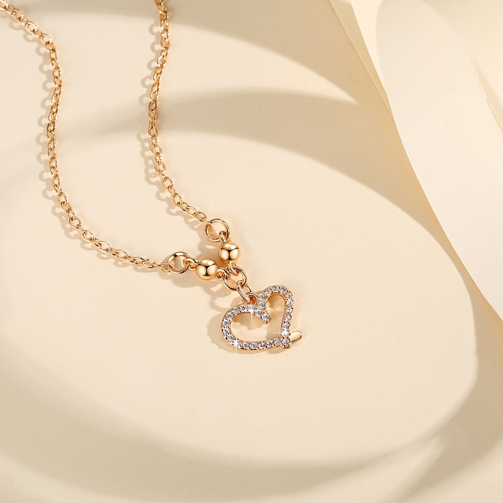 Y607 【Barang spot】Kalung Titanium Wanita Kalung Korean Style Anti Karat Berbentuk Hati 18k Emas Perhiasan  Kalung Fashion